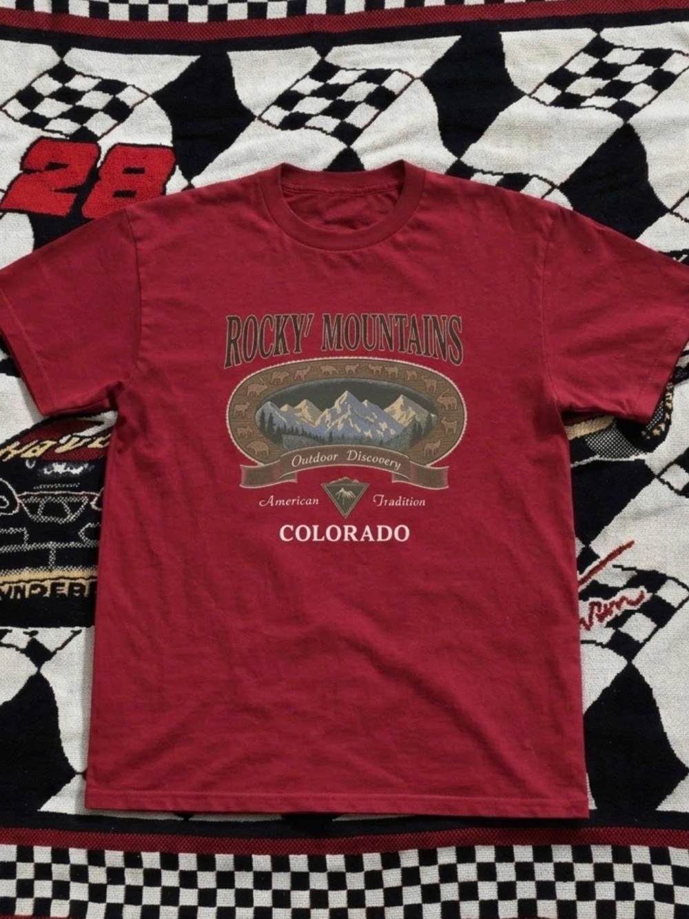 Rocky Mountains Colorado Graphic T-Shirt - Red